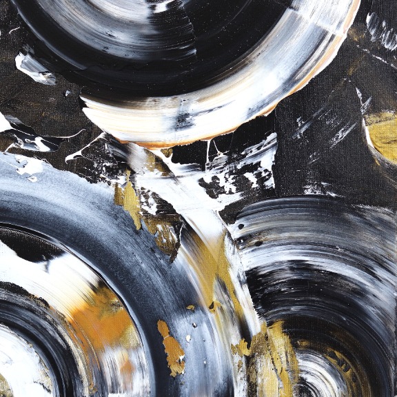 Sarah Johnson: Life to the Full Black and White image 3