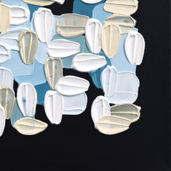 Shiri Phillips: Black And White image 6