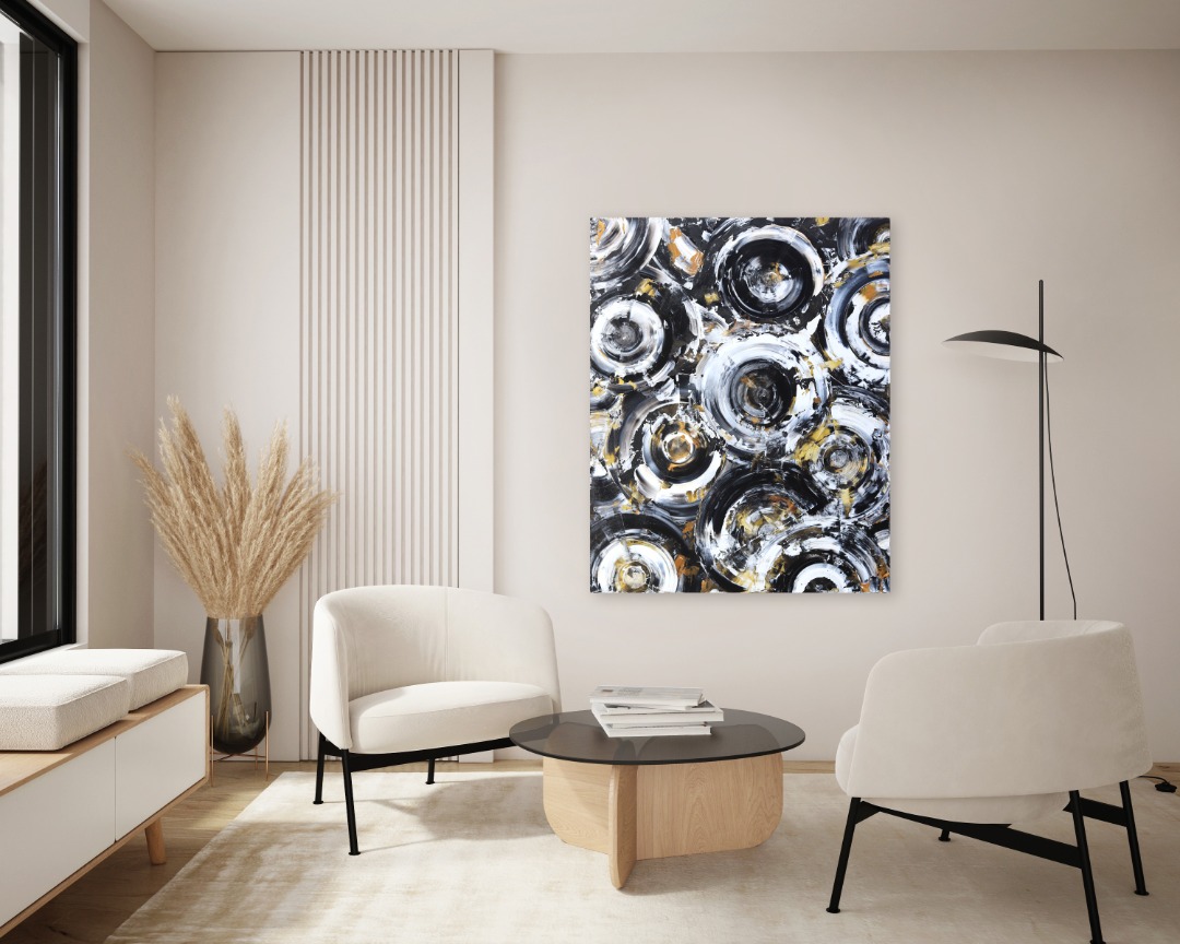 Sarah Johnson: Life to the Full Black and White image 8