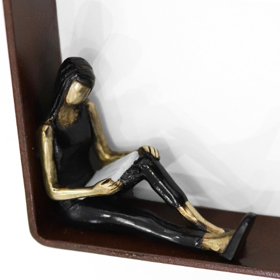 Mireia Serra: Captivated image 3
